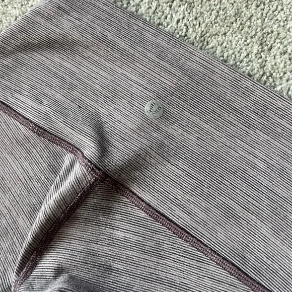 Lulu high-rise tight 25” - Picture 5 of 5